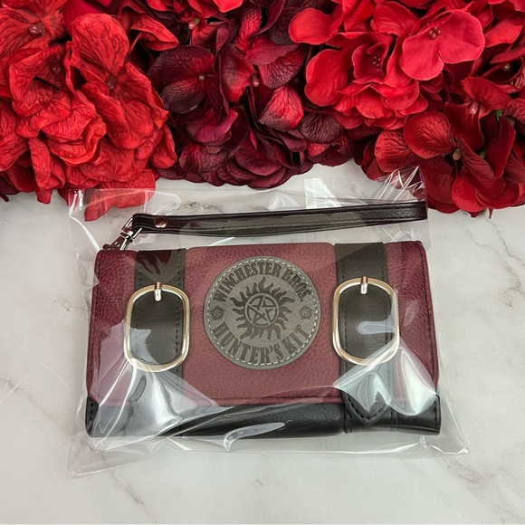 Supernatural Black and Maroon Pentagram Clutch Wallet Wristlet - Picture 14 of 15